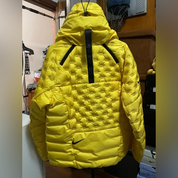 Nike Sportswear Shield Tech Jacket - Picture 5 of 13